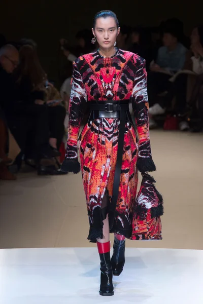 Look 5